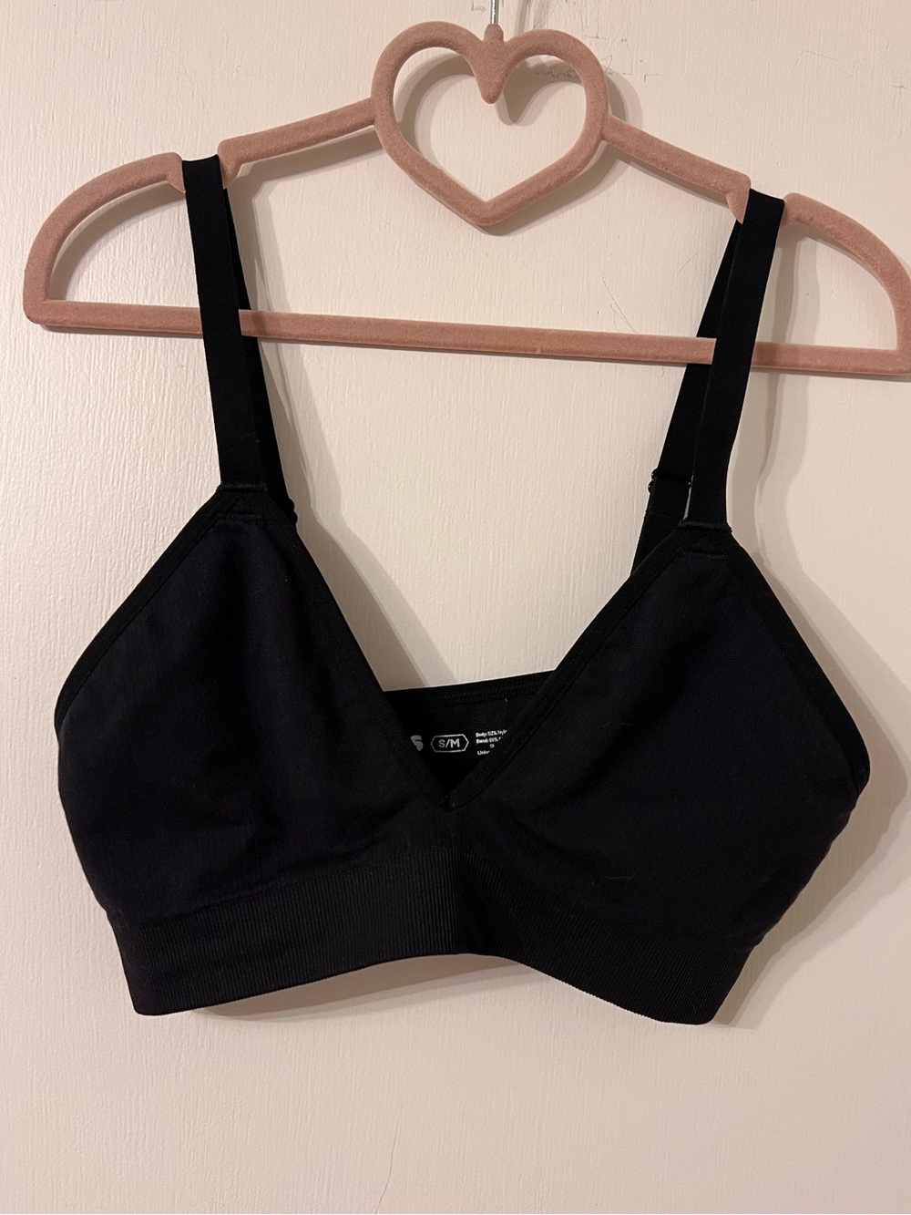NEW BOMBAS BLACK TRIANGLE SEAMLESS BRALETTE ✨ - Picture 4 of 4